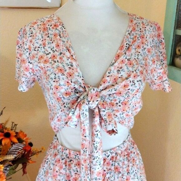 Heart & Heels Maxi Dress - Picture 2 of 11